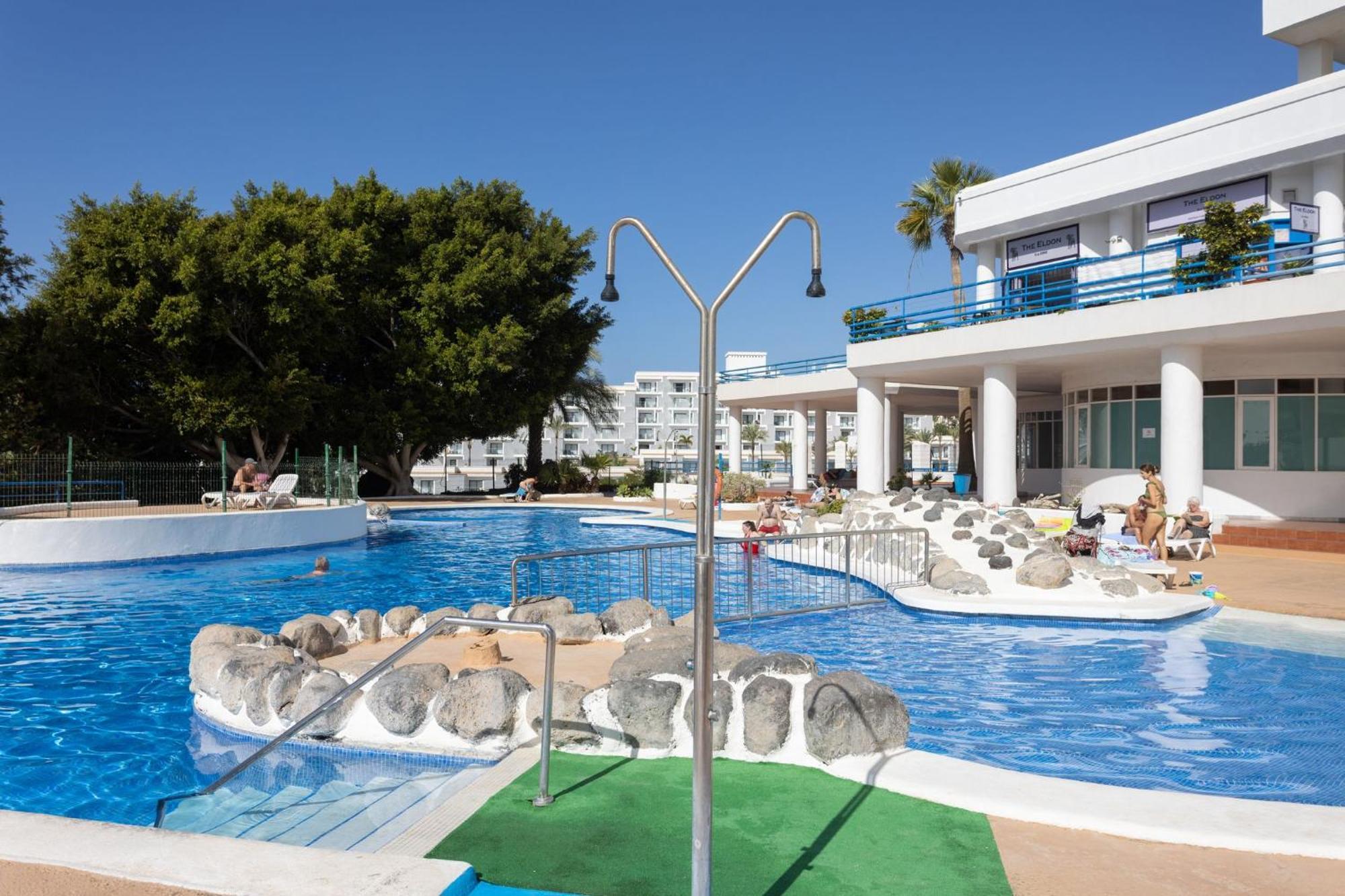 Apartment With At 50 Meters, Swimming Pool And Wonderful Oceansunset View